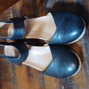 Vionic Women's Slingback Wedge Black leather Sandals size 7